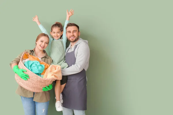 Happy Family Laundry Color Background — Stock Photo, Image