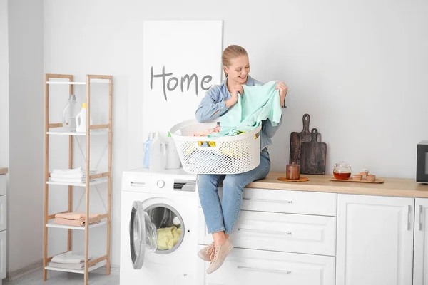 Young Woman Doing Laundry Home — Stock Photo, Image