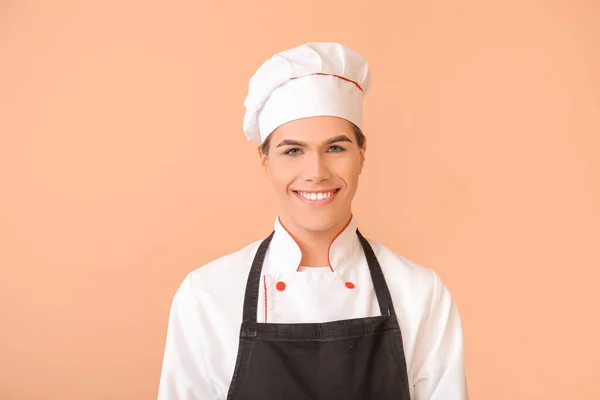 色系背景的变性人厨师 — 图库照片