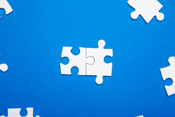 Puzzleteile Auf Farbigem Hintergrund Einheitskonzept — Stockfoto