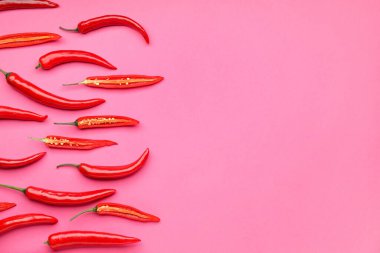 Arka planda sıcak kırmızı biber