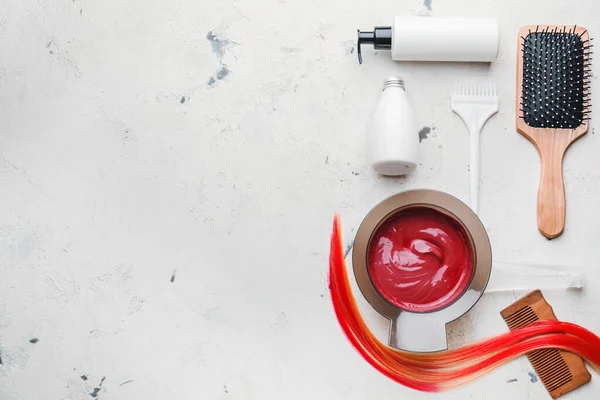 Suprimentos Para Coloração Cabelo Fundo Branco — Fotografia de Stock