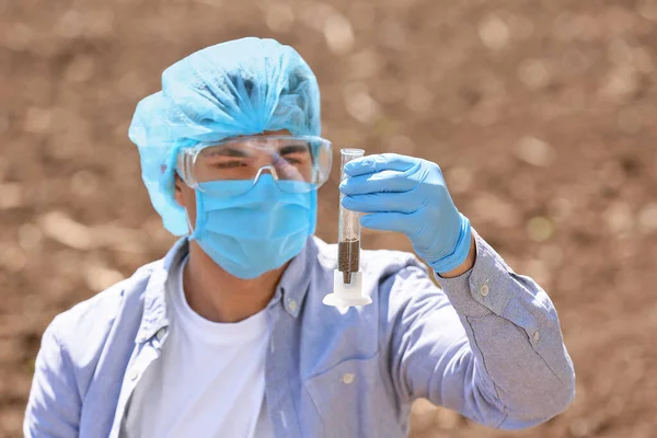 Cientista Que Estuda Amostras Solo Campo — Fotografia de Stock