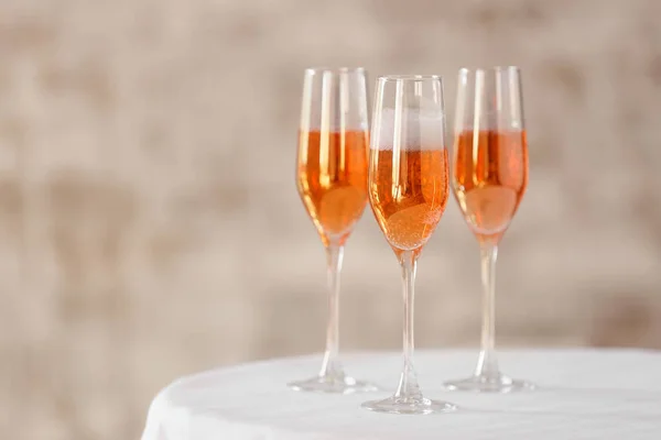 Verres Champagne Savoureux Sur Table — Photo