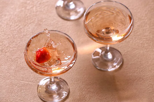 Strawberry Falling Glass Tasty Champagne Table — Stock Photo, Image