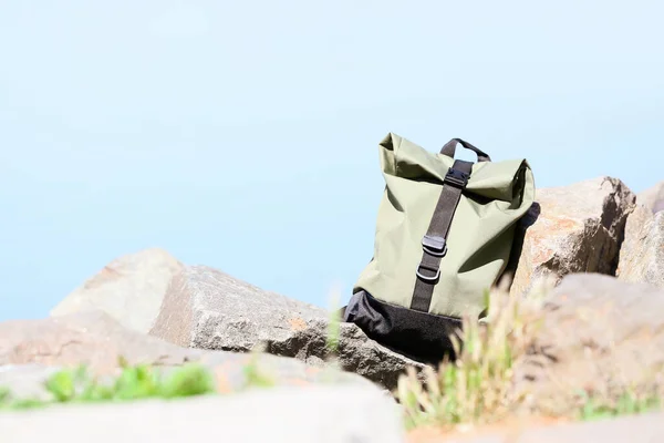 Traveler Backpack River Outdoors — Stock Photo, Image