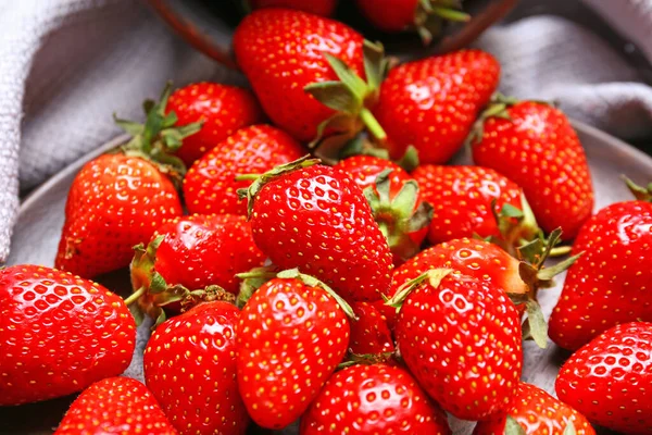 Fraise Mûre Douce Sur Table Gros Plan — Photo