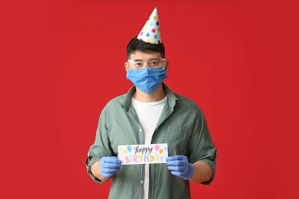 Homem Asiático Máscara Protetora Com Chapéu Festa Aniversário Cartão Saudação — Fotografia de Stock