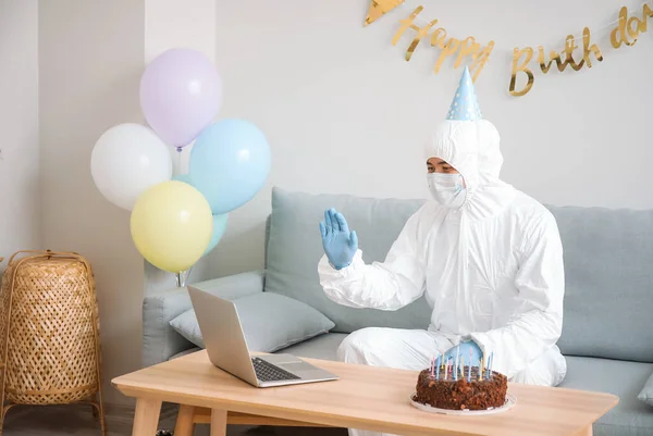 Asian Man Video Chatting Friends His Birthday Home Concept Epidemic — Stock Photo, Image