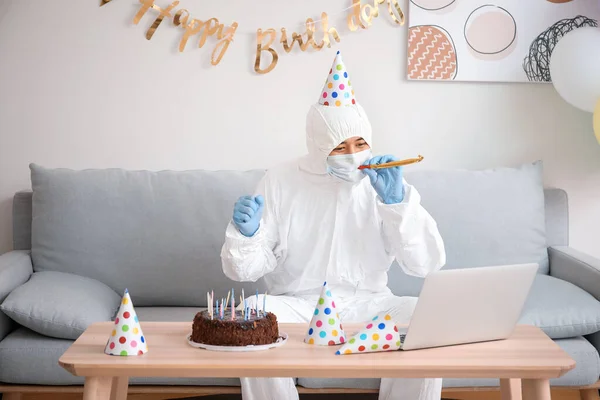 Asian Man Video Chatting Friends His Birthday Home Concept Epidemic — Stock Photo, Image