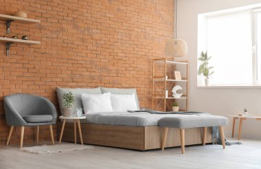 Modern yatak odasının iç dekorasyonu.