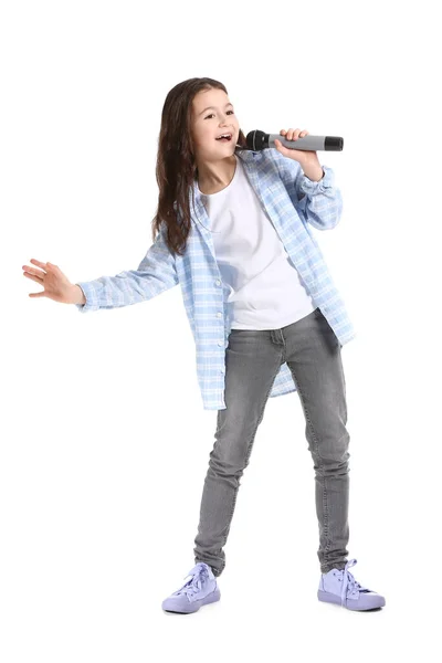 Nettes Kleines Mädchen Singt Vor Weißem Hintergrund — Stockfoto