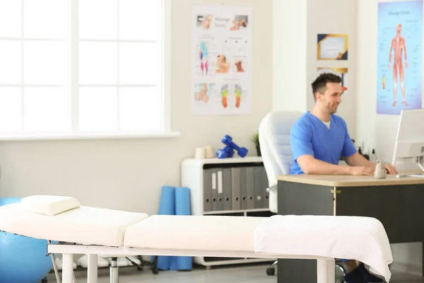 Office Massage Therapist Modern Medical Center — Stock Photo, Image