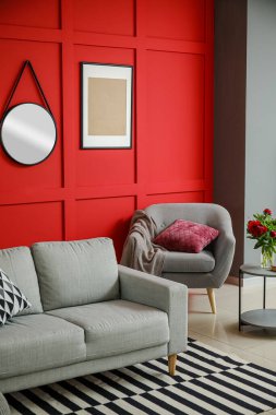 Aynalı modern odanın içi