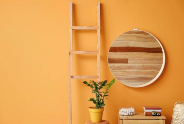 Aynalı modern odanın içi