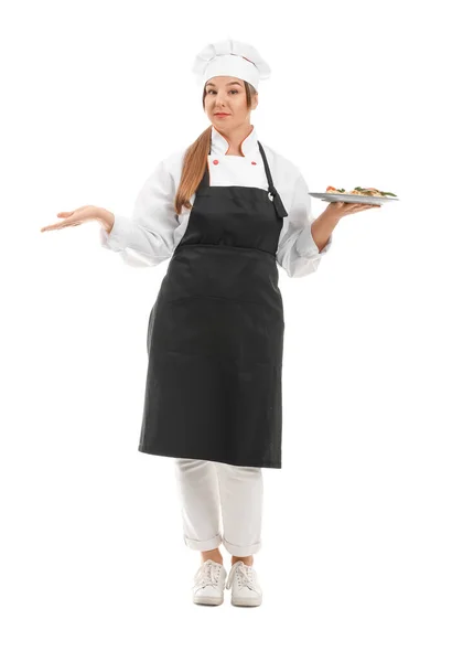 Jeune Chef Féminine Avec Plat Savoureux Sur Fond Blanc — Photo