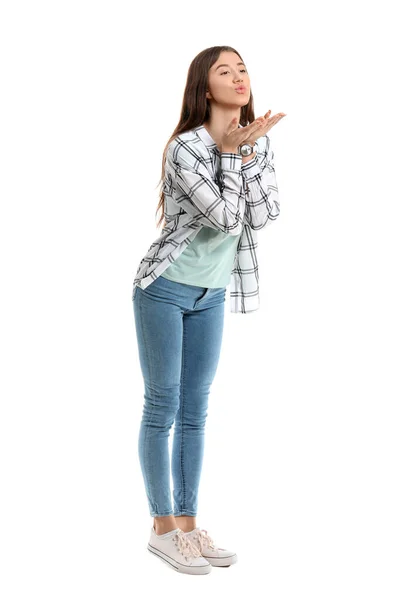 Mooie Jonge Vrouw Blazen Kus Witte Achtergrond — Stockfoto