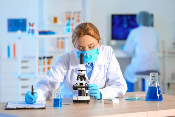 Scientist Working Microscope Laboratory — Stock Photo, Image