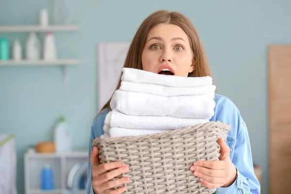 Young Woman Doing Laundry Home — Stock Photo, Image