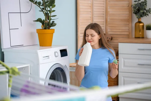 Young Woman Doing Laundry Home — Stock Photo, Image