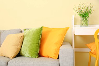 Modern oturma odası rahat kanepe ile iç