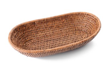 Beyaz arkaplandaki hasır kase