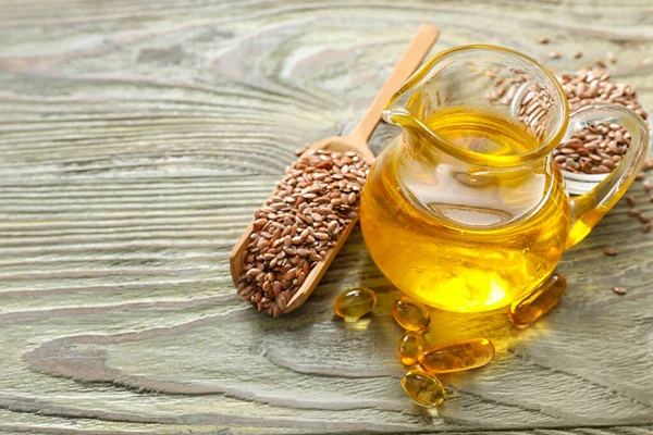 Composición Con Aceite Lino Sobre Mesa Madera — Foto de Stock