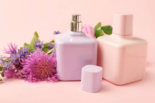 Bottles Floral Perfume Color Background — Stock Photo, Image