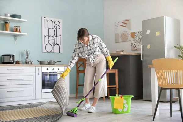 Young Woman Mopping Floor Kitchen — Stock Photo, Image