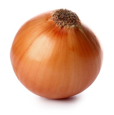 Beyaz arkaplanda taze çiğ soğan