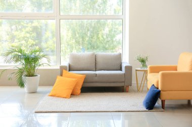 Modern stil oturma odasının içi