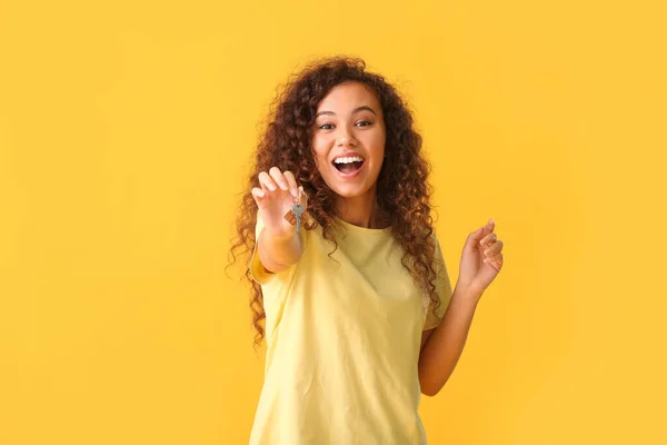 Happy Young Woman Key Color Background — Stock Photo, Image