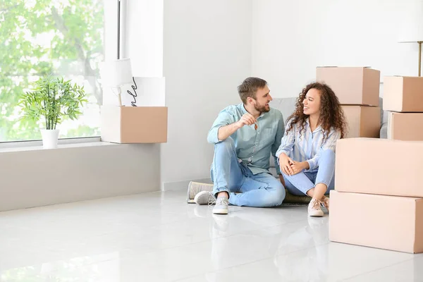 Happy Young Couple New Flat Moving Day — Stok Foto