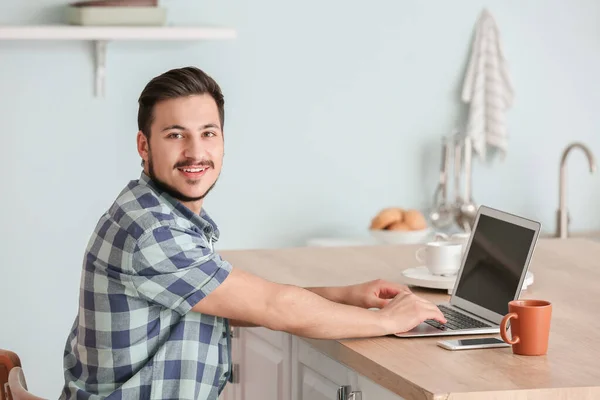 Young Male Freelancer Working Home — Stock Photo, Image