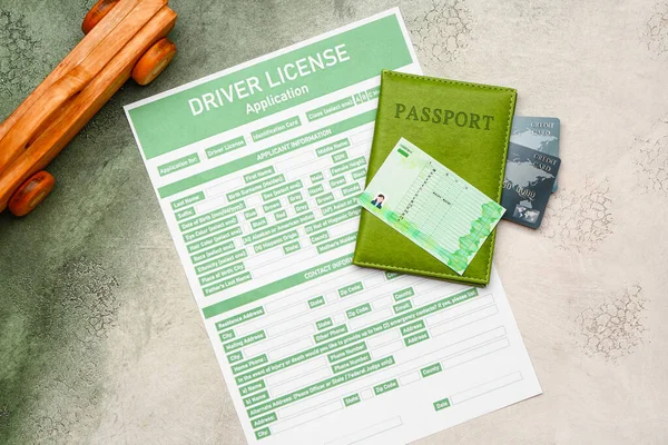 Licencia Conducir Con Formulario Solicitud Pasaporte Tarjetas Crédito Color Fondo — Foto de Stock
