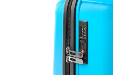 Beyaz arkaplanda kilitli bavul, kapat