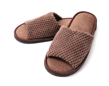 Beyaz arka planda bir çift yumuşak terlik