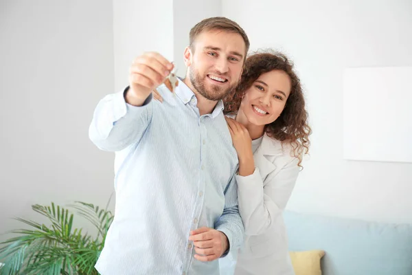 Happy Young Couple Key New Flat — Stock Photo, Image