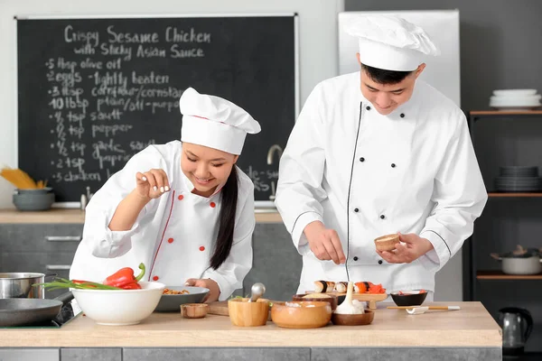 Asian Chefs Cooking Together Kitchen — Stock Photo, Image