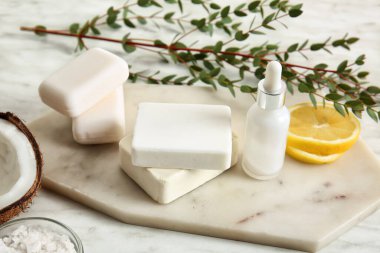 Masada doğal kozmetik malzemeleri var.