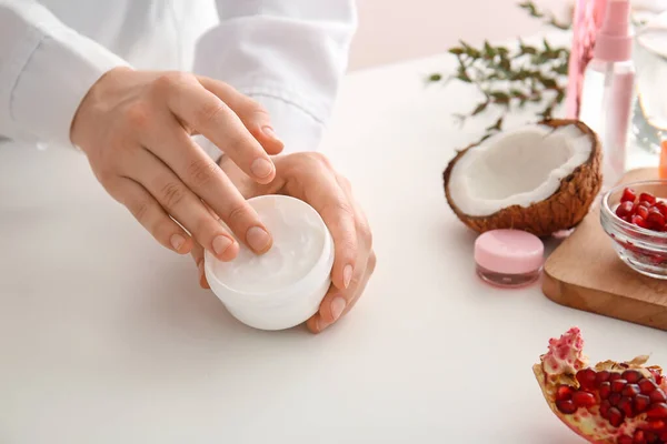 Beautician Jar Natural Cream Closeup — Stock Photo, Image