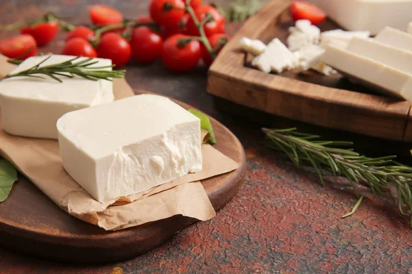 Fromage Feta Savoureux Sur Fond Couleur — Photo