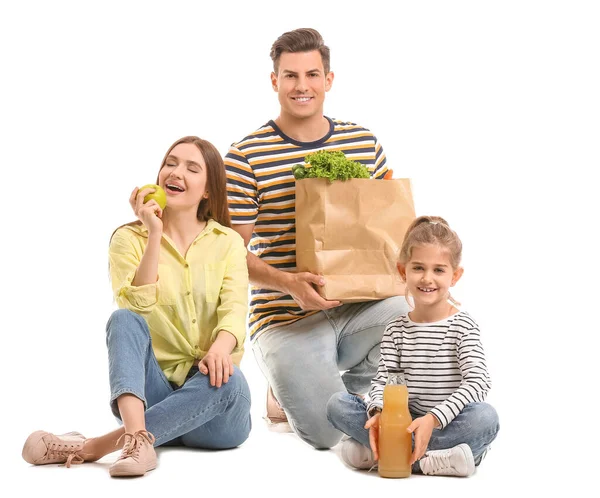 Família Com Comida Saco Fundo Branco — Fotografia de Stock