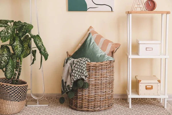 Basket Pillows Plaid Room — Stock Photo, Image