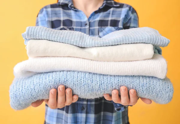 Woman Stack Clean Clothes Color Background Closeup — Stock Photo, Image