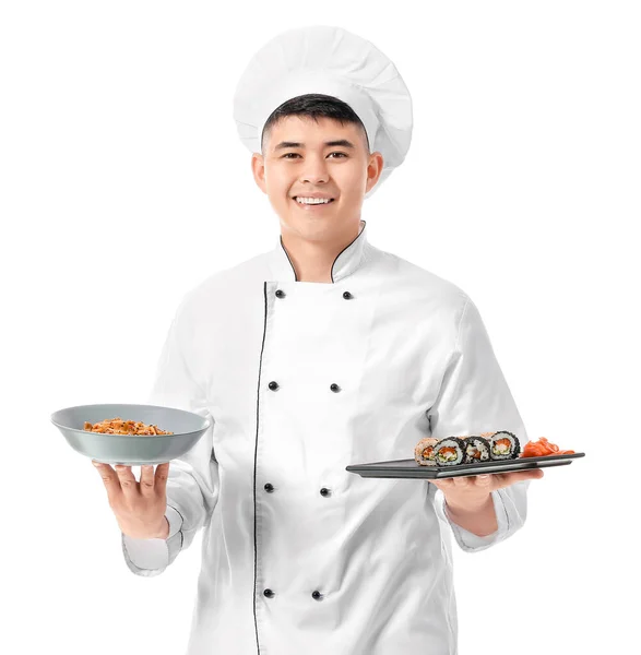 Guapo Chef Asiático Con Rollos Sushi Sobre Fondo Blanco — Foto de Stock