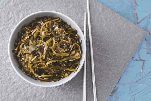 Bowl Tasty Seaweed Chopsticks Color Background — Stock Photo, Image