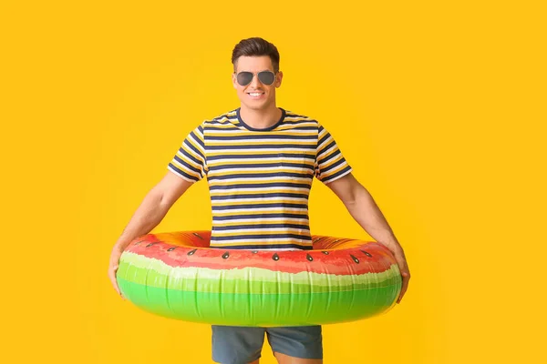 Young Man Inflatable Ring Color Background — Stock Photo, Image