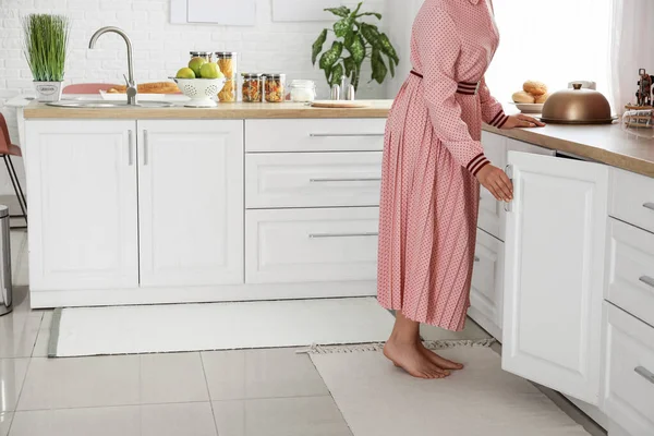 Woman Stylish Kitchen Home — Stock Photo, Image