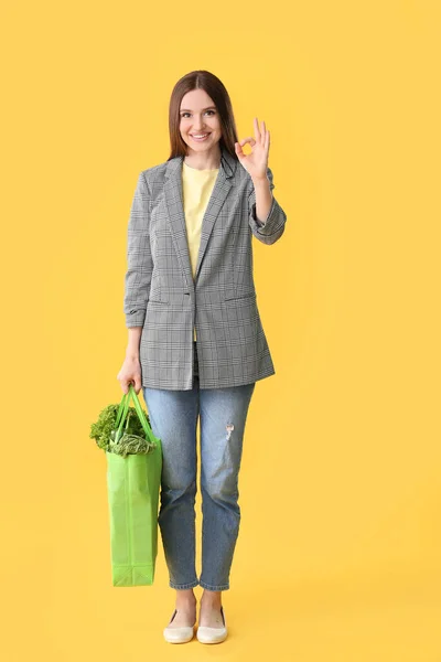 Young Woman Food Bag Showing Gesture Color Background — Stock Photo, Image